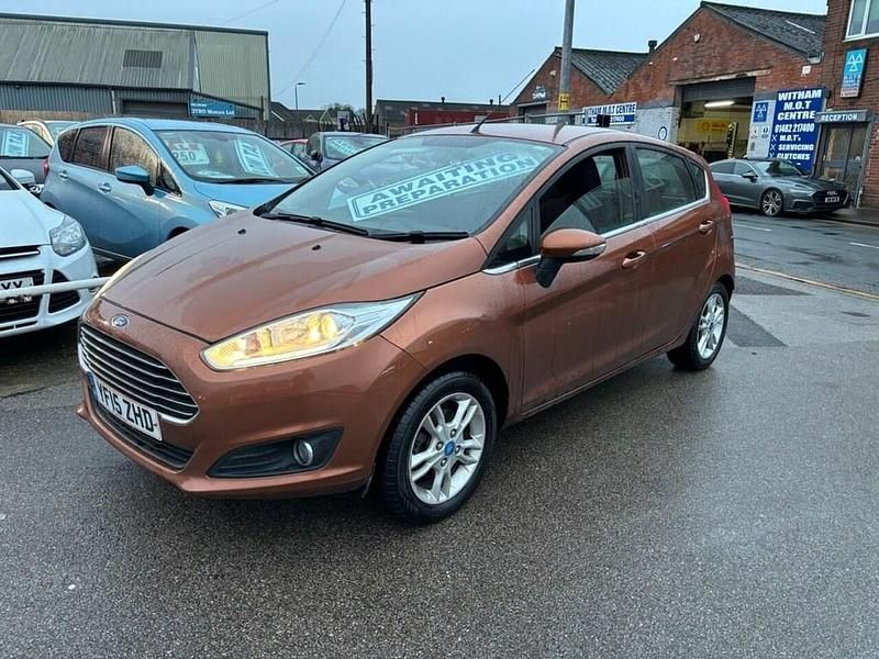 Used Ford Fiesta Zetec 82 HP (60 kW) 2015 Brown Hatchback