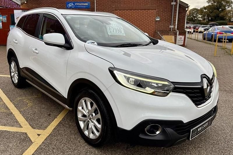 White Used 2016 Renault Kadjar Dynamique SUV | £7,990 (A bit pricey) - Image 1/1