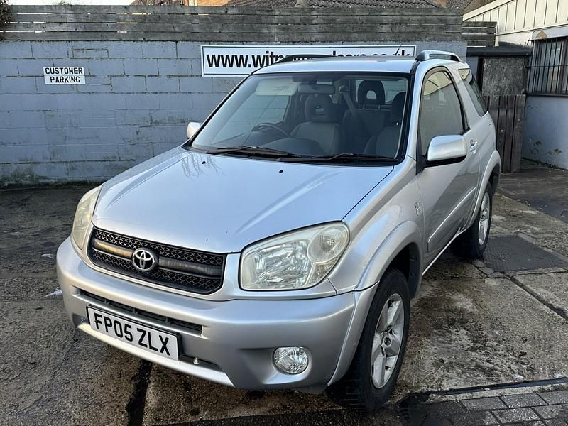 Silver Used 2005 Toyota RAV4 SUV | £3,995 (A bit pricey) - Image 1/3