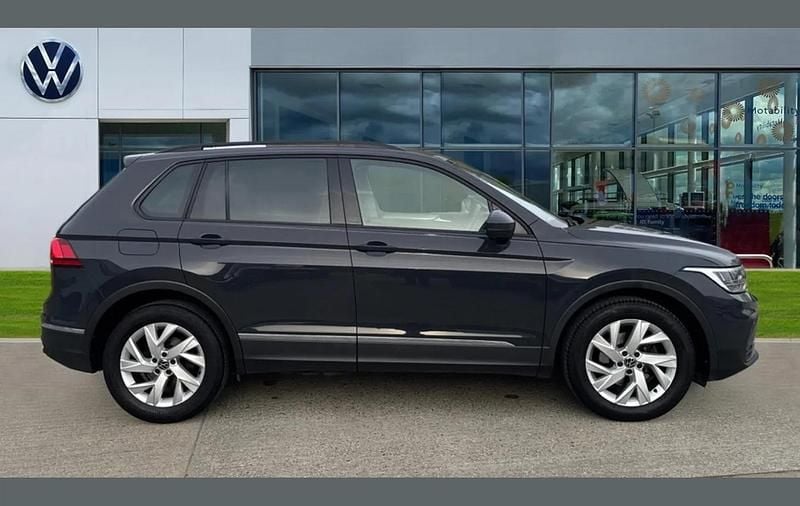 Used VW Tiguan Life 150 HP (110 kW) 2023 Grey SUV