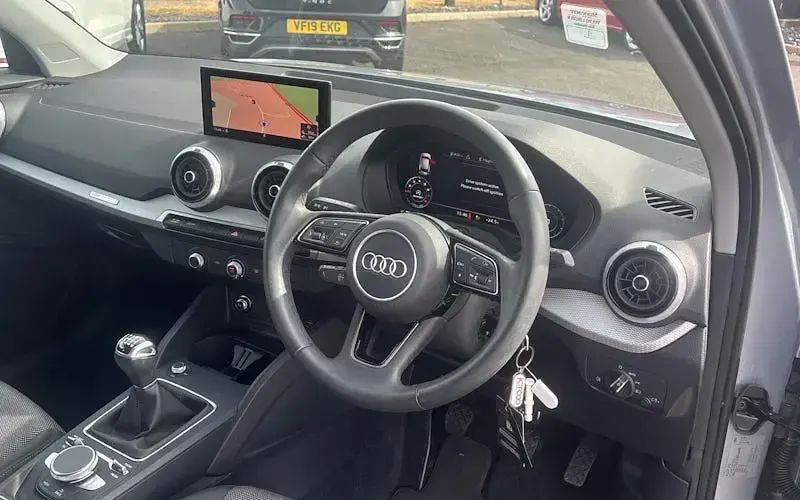 Used Audi Q2 Sport 150 HP (110 kW) 2020 Silver SUV