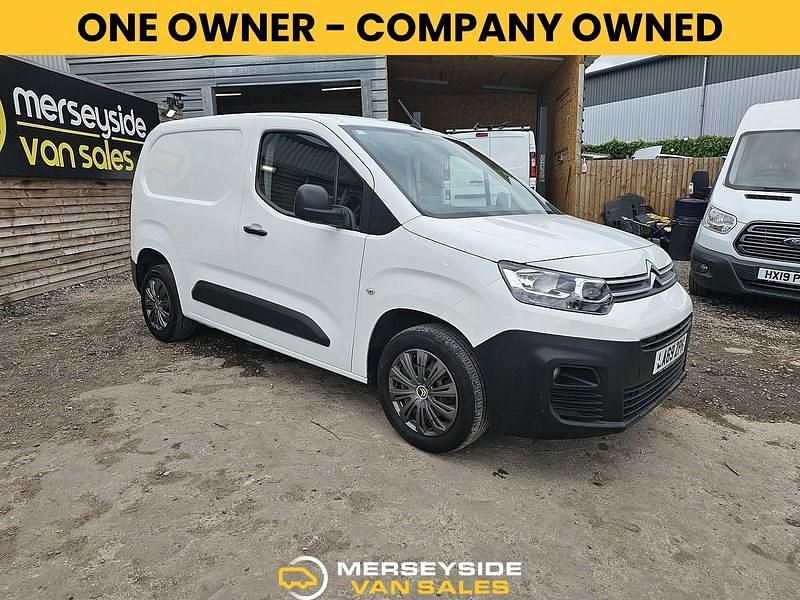 White Used 2020 Citroën Berlingo MPV | £8,695 (Good price) - Image 1/4