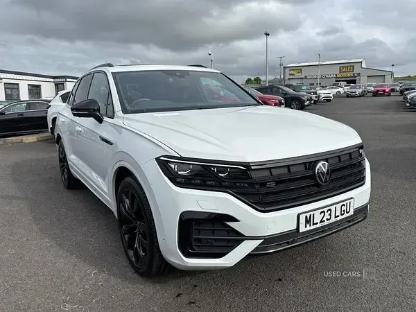Usado VW Touareg Black Edition 231 HP (169 kW) 2023 Branco SUV