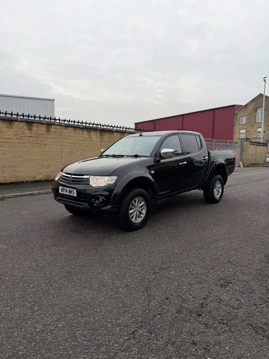 Usado Mitsubishi L200 175 HP (128 kW) 2014 Preto Pickup
