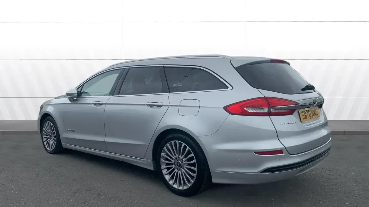 Used Ford Mondeo Titanium 188 HP (138 kW) 2020 Silver Estate