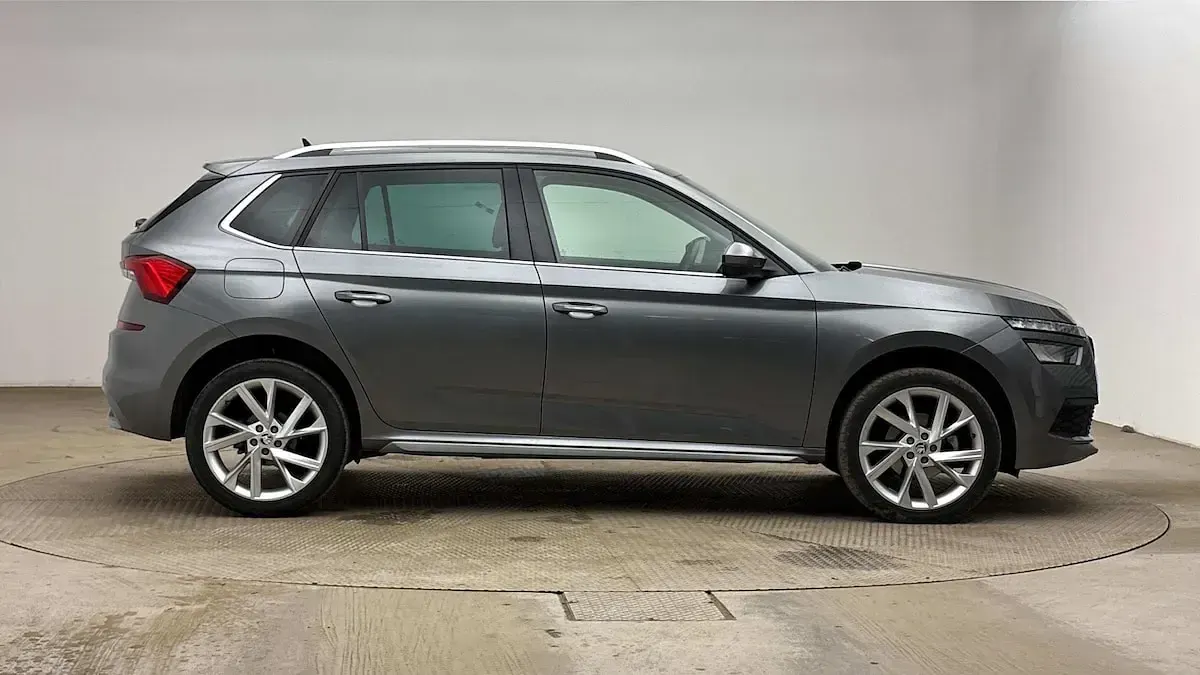 Used Skoda 110 R SE L Executive 81 HP (59 kW) 2023 Graphite grey metallic Estate