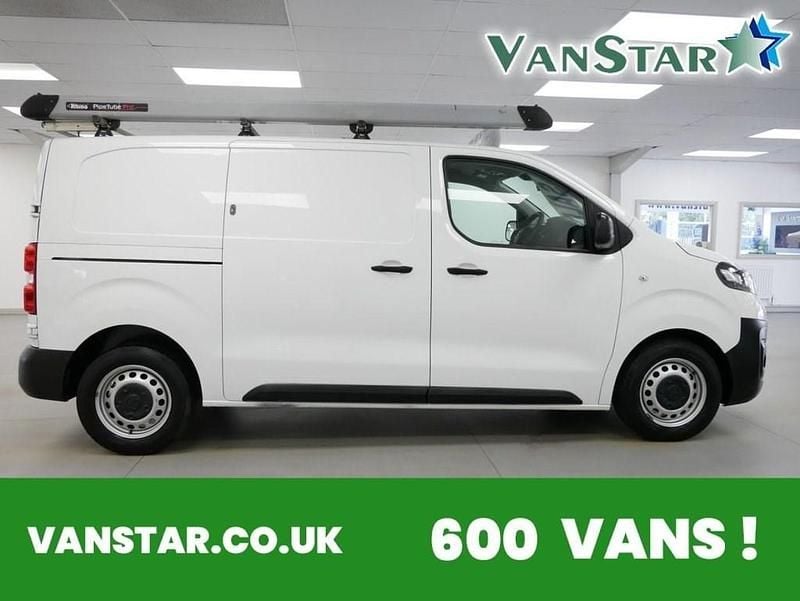 White Used 2022 Vauxhall Vivaro MPV | £13,789 (Fair price) - Image 1/4