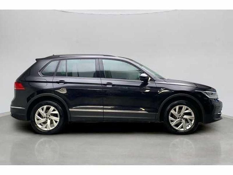 Used VW Tiguan Life 150 HP (110 kW) 2021 Black SUV