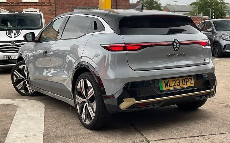 Used Renault Megane E-Tech Iconic 160 kW (218 HP) 2023 Hatchback