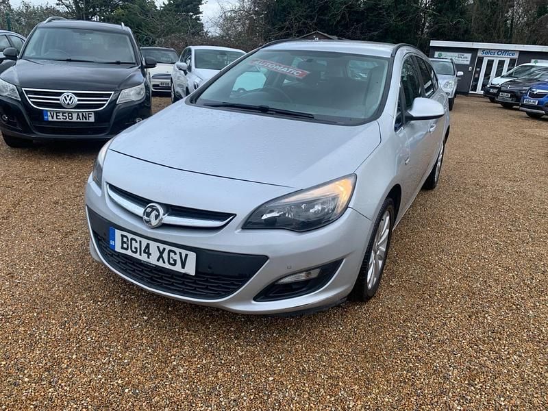 Second-hand Vauxhall Astra 165 CP (121 kW) 2014 Argintiu Break