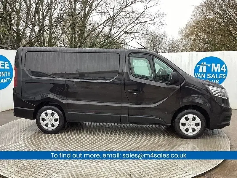 Usado Renault Trafic 130 HP (95 kW) 2024 Preto Monovolume