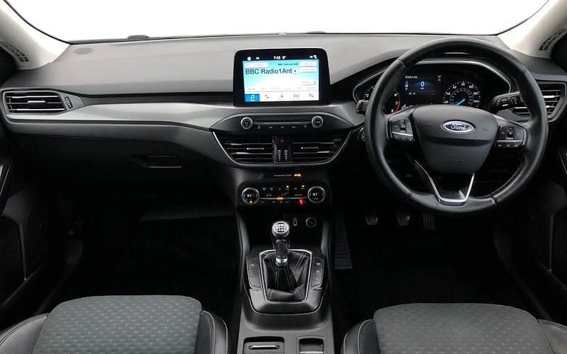Usado Ford Focus Titanium X 125 CV (91 kW) 2019 Gris Utilitario