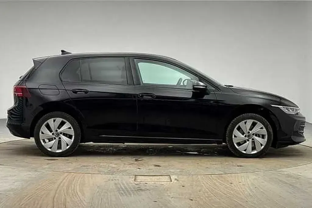 Used VW Golf VIII 204 HP (150 kW) 2025