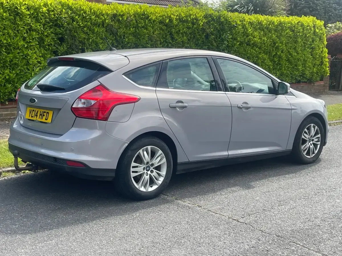 Używany Ford Focus Titanium 115 KM (84 kW) 2014 Srebrny Hatchback