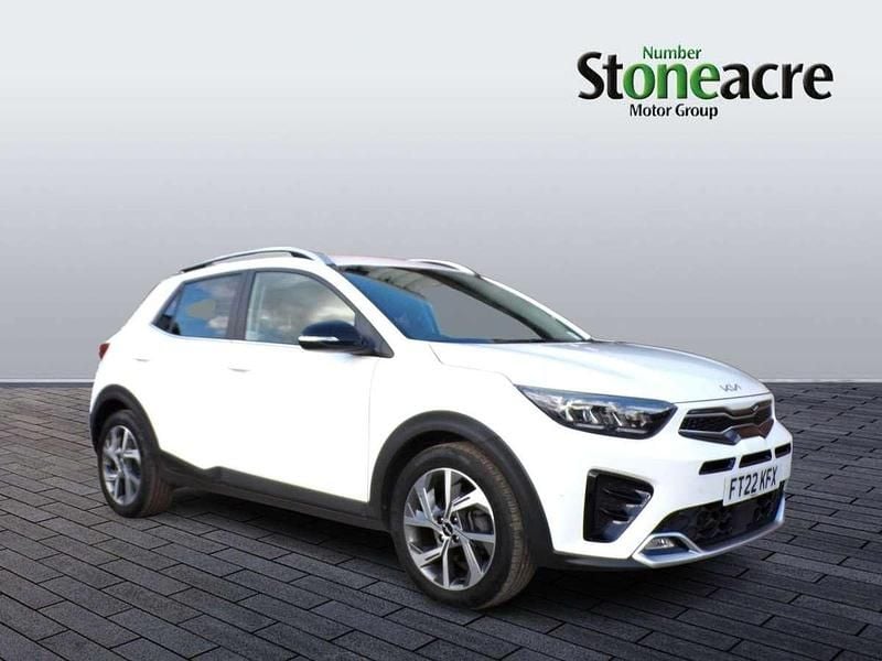 White Used 2022 Kia Stonic 4 SUV | £15,495 (Fair price) - Image 1/4