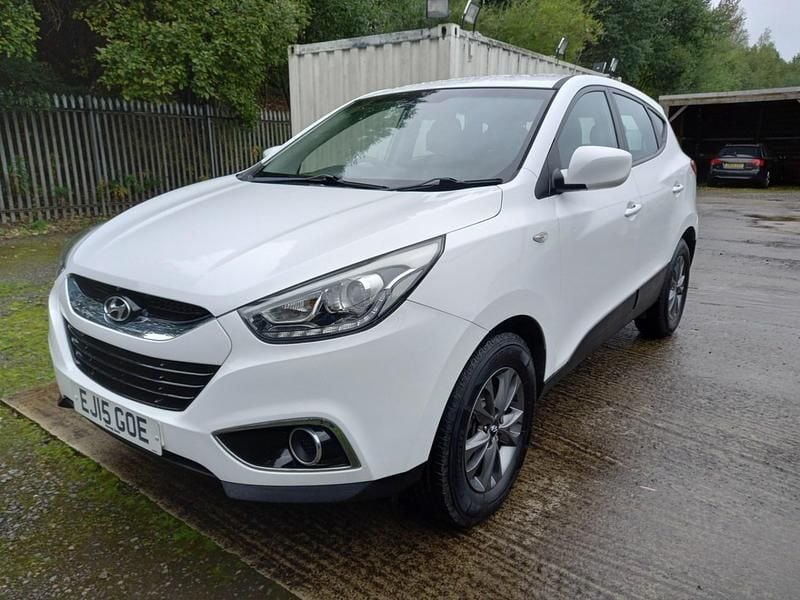 White Used 2015 Hyundai ix35 SUV | £5,995 (Fair price) - Image 1/4