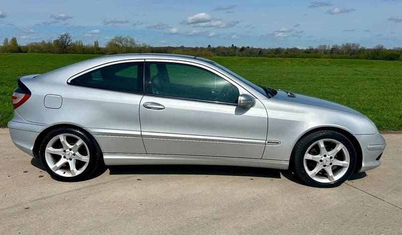 Used Mercedes C200 2006 Silver Coupe