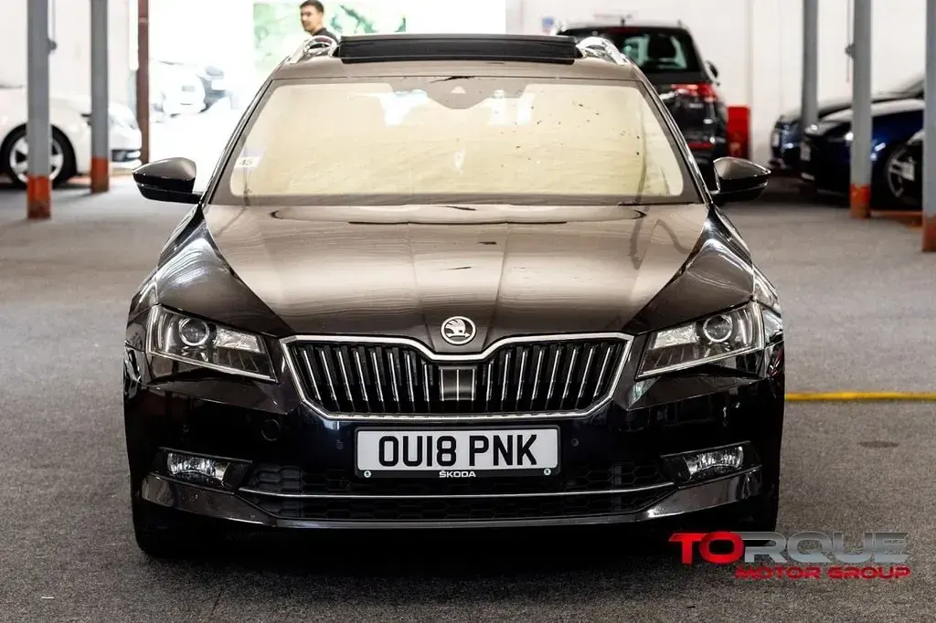 Used Skoda Superb LAURIN & KLEMENT 280 HP (205 kW) 2018 Black Estate