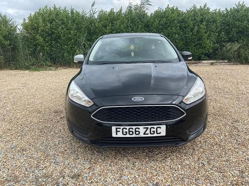 Used Ford Focus Style 100 HP (73 kW) 2017 Black Hatchback