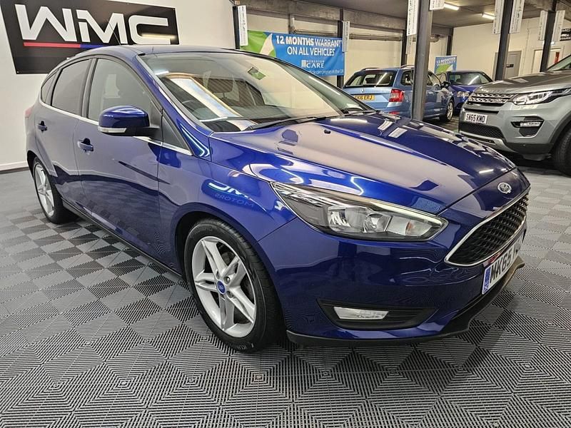 Used Ford Focus Zetec 125 HP (91 kW) 2015 Blue Hatchback