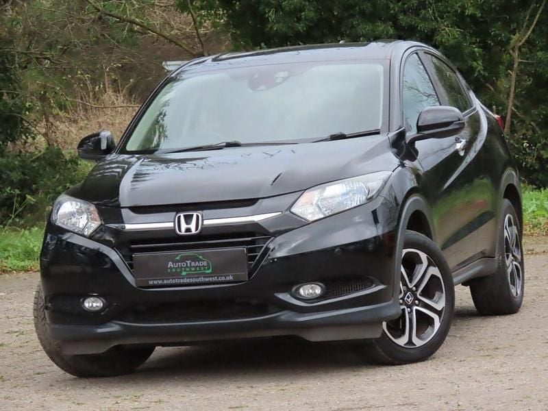 Black Used 2018 Honda HR-V SE SUV | £7,999 (Fair price) - Image 1/4