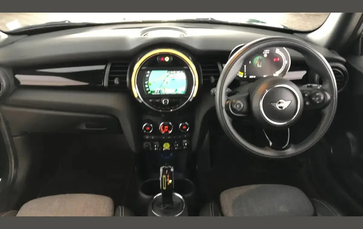 Używany Mini Cooper S Level 2 135 kW (184 KM) 2020 Zielony Hatchback