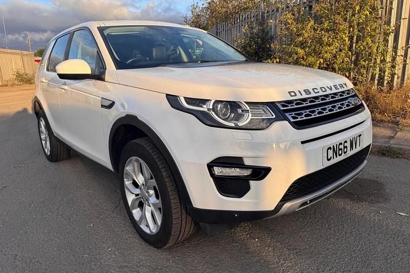 White Used 2016 Land Rover Discovery Sport HSE SUV | £6,995 (Good price) - Image 1/1