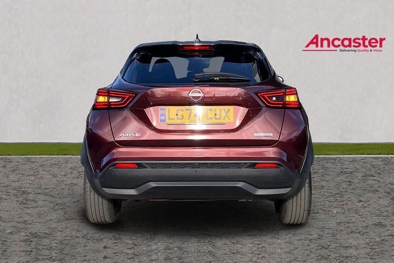 Used Nissan Juke N-Connecta 143 HP (105 kW) 2024 Red SUV