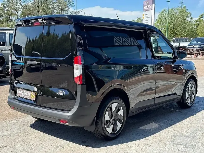 Novo Ford E-Transit Trend 100 kW (136 HP) 2025 Preto Van