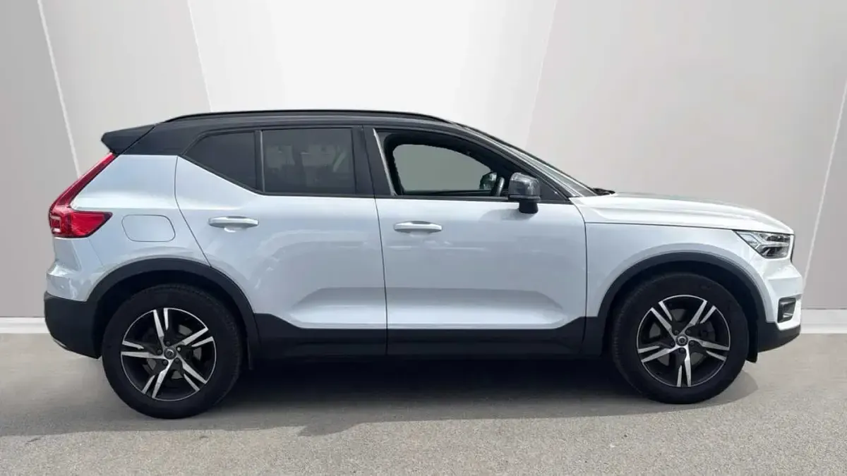 Used Volvo XC40 R-Design 188 HP (138 kW) 2020 SUV