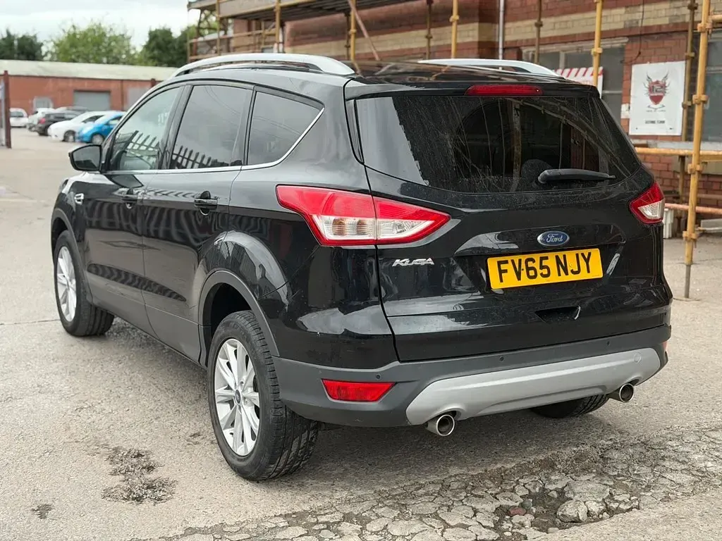 Usado Ford Kuga Titanium 2015 Negro SUV