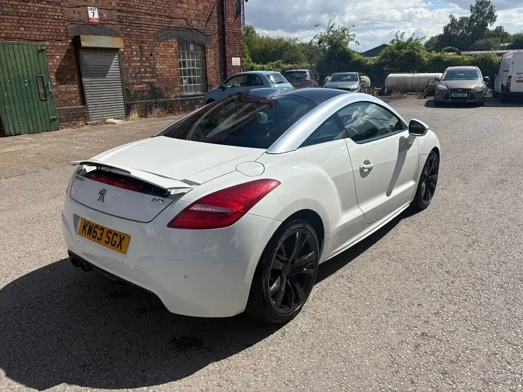 Used Peugeot RCZ GTi 155 HP (114 kW) 2014 White Coupe