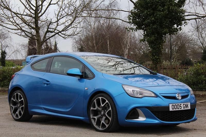 Blue Used 2013 Vauxhall Astra Coupe | £8,790 (Fair price) - Image 1/4