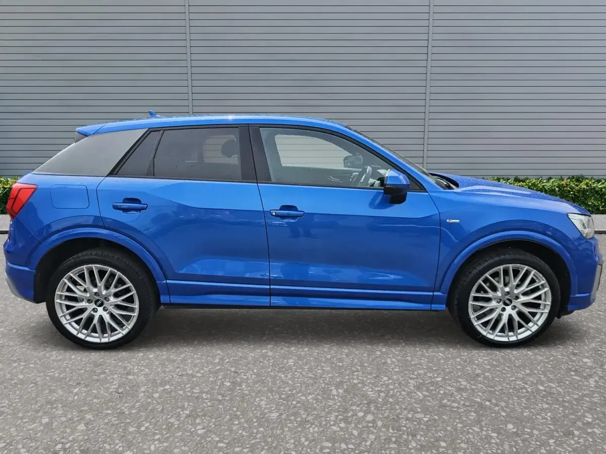Used Audi Q2 S-Line 150 HP (110 kW) 2017 Blue SUV