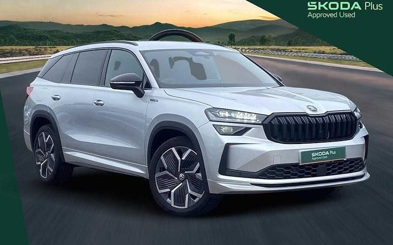 Brilliant silver metallic Used 2025 Skoda Kodiaq SportLine SUV | £34,229 (Fair price) - Image 1/4