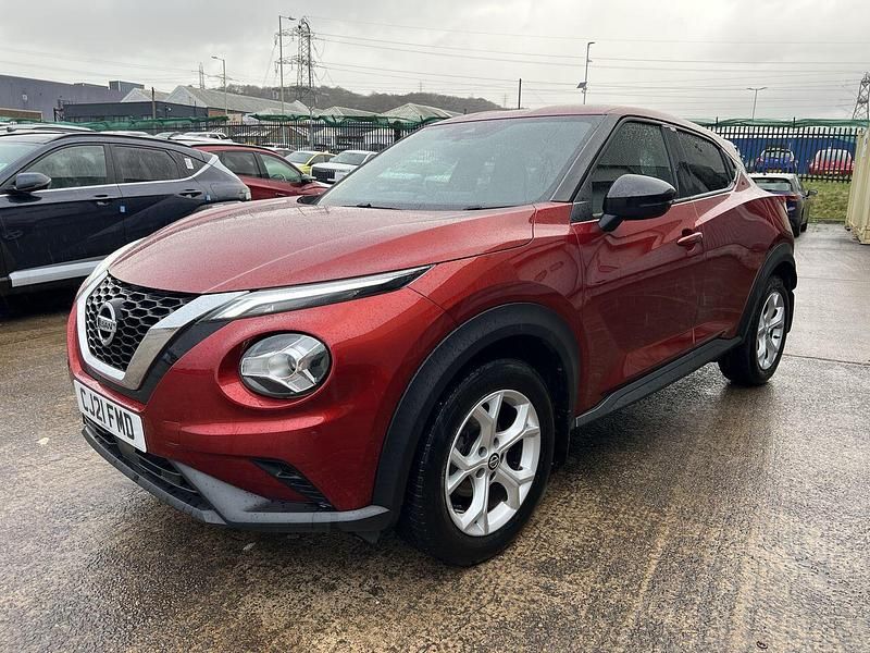 Used Nissan Juke N-Connecta 112 HP (82 kW) 2021 Red SUV
