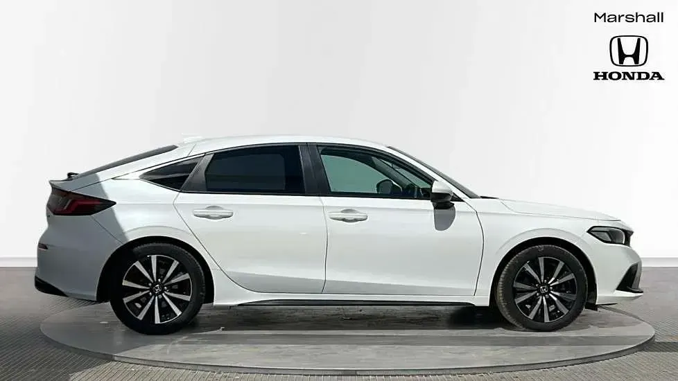 Usado Honda Civic Elegance 143 HP (105 kW) 2025 Branco Citadino