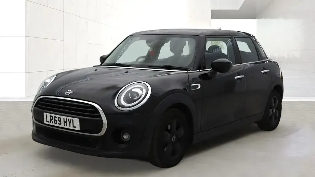 Used Mini Cooper Classic 2019 Black Hatchback