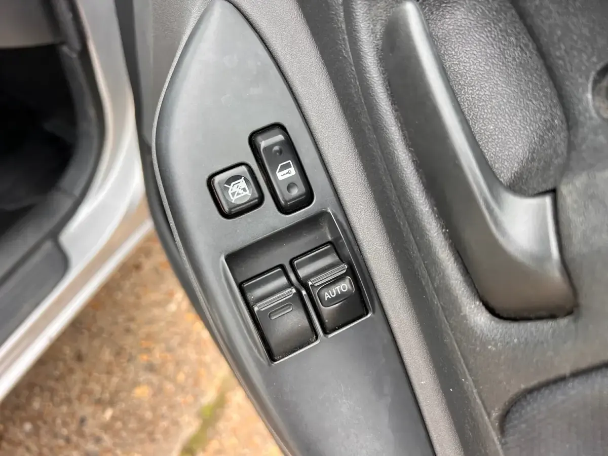 Used Toyota Yaris T3 2004 Silver Hatchback