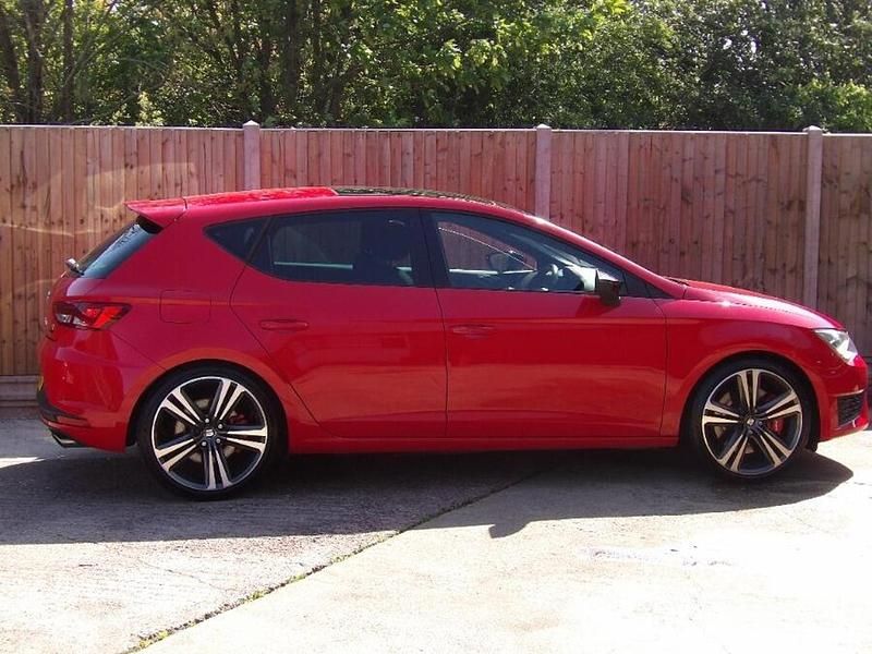 Second-hand Seat Leon Cupra 290 286 CP (210 kW) 2017 Roșu Hatchback