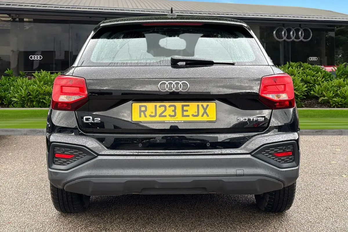 Used Audi Q2 Comfort 110 HP (80 kW) 2023 Black SUV