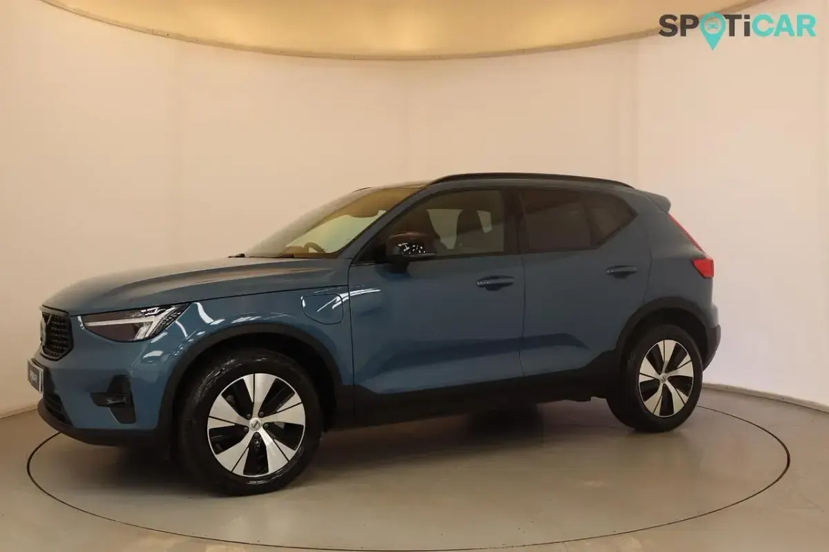 Used Volvo XC40 Plus 208 HP (152 kW) 2023 Blue SUV