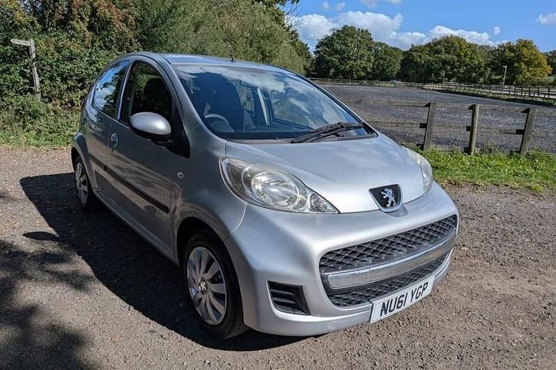 Silver Used 2011 Peugeot 107 Hatchback | £1,995 (Good price) - Image 1/1