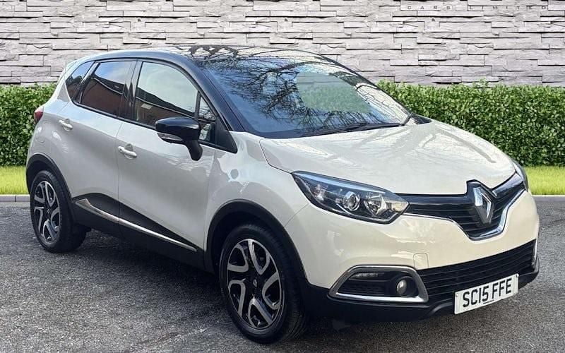 Used Renault Captur Dynamique 90 HP (66 kW) 2015 Cream and black SUV