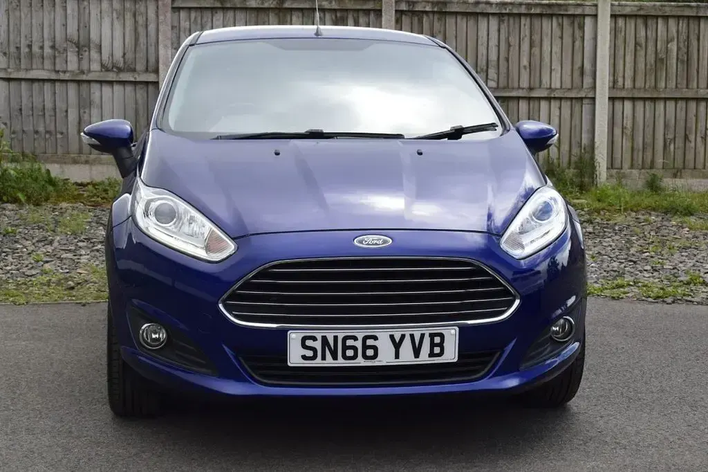 Used Ford Fiesta Zetec 82 HP (60 kW) 2016 Blue Hatchback