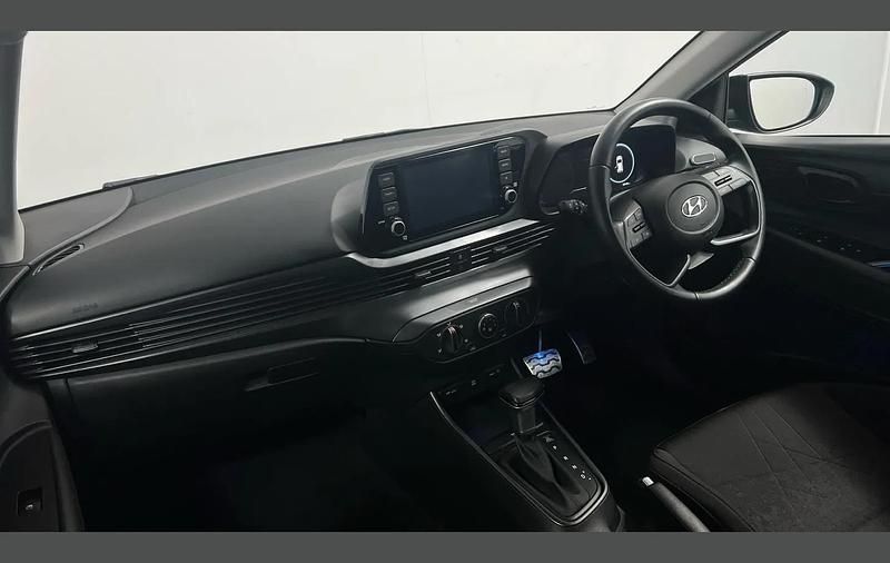 Używany Hyundai Bayon SE 99 KM (72 kW) 2023 Niebieski SUV