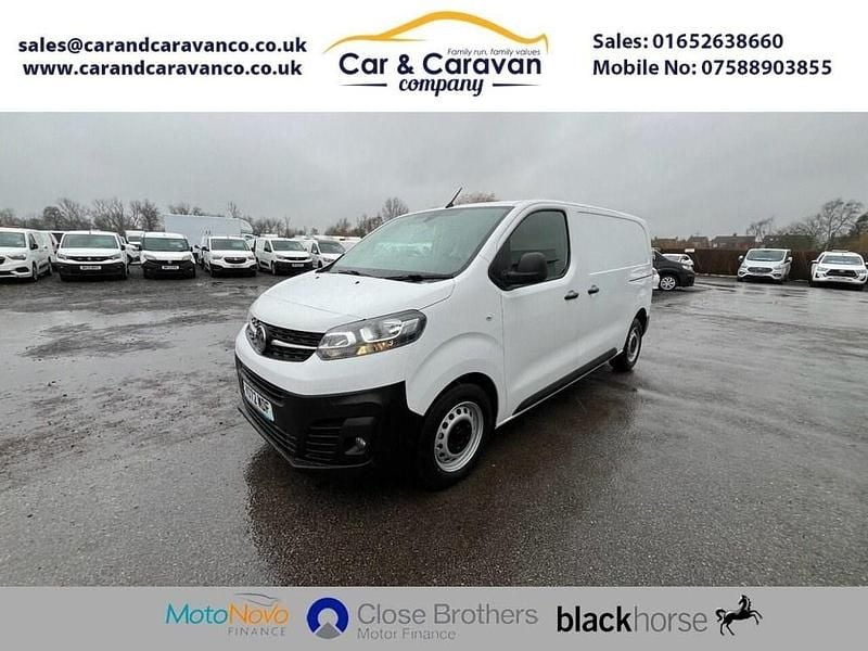 Used Vauxhall Vivaro S 100 HP (73 kW) 2023 White MPV