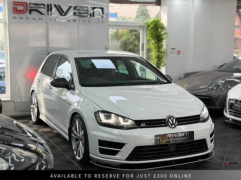 Begagnad VW Golf VII R 2015 Vit Halvkombi