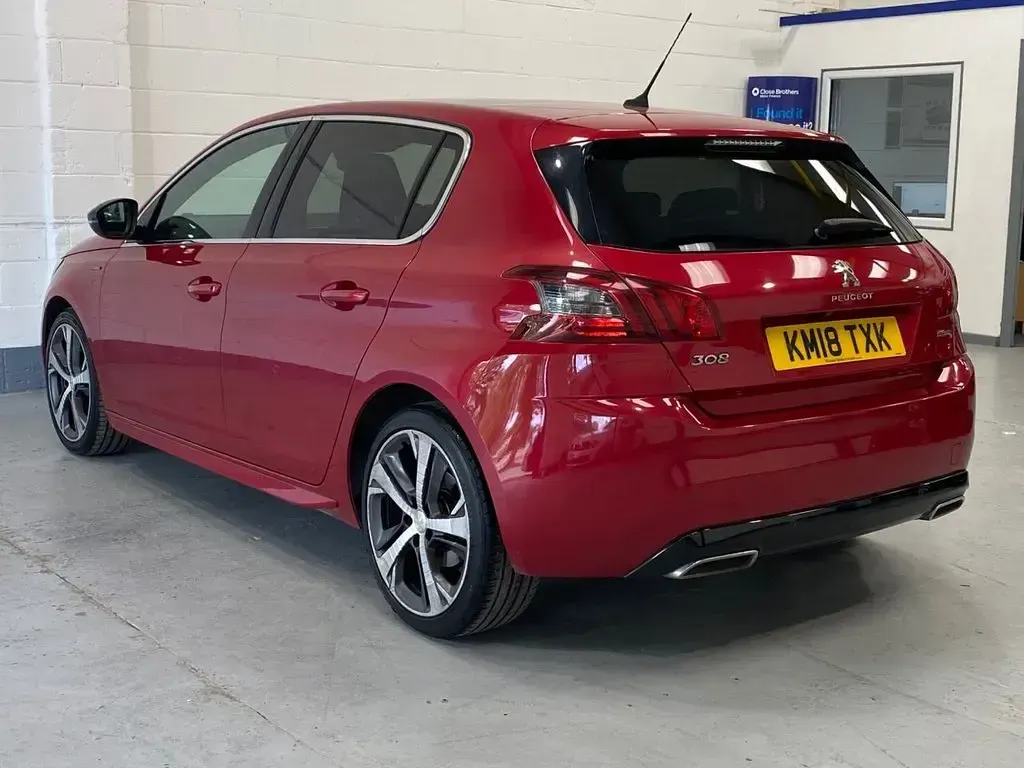 Used Peugeot 308 GT-line 130 HP (95 kW) 2018 Red Hatchback