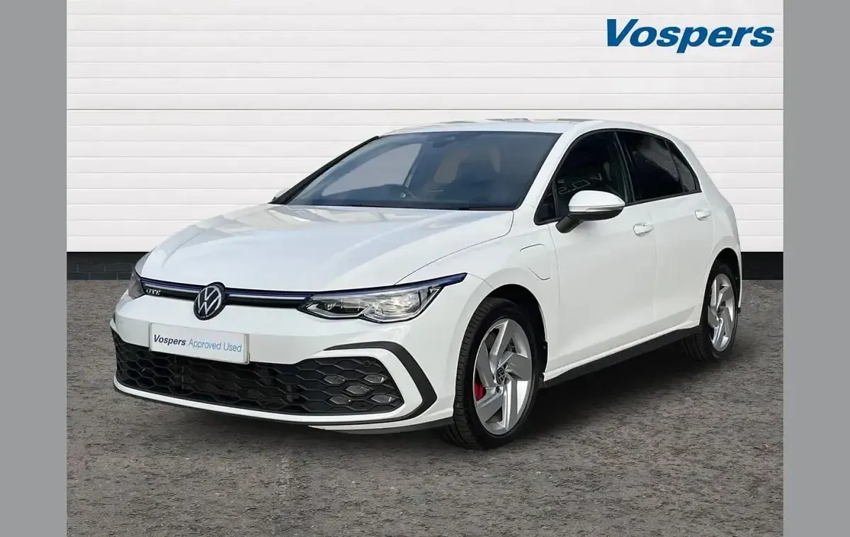 Used VW Golf VIII GTE 241 HP (177 kW) 2023 White Hatchback
